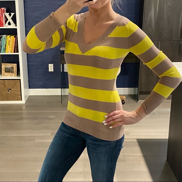 BCBGMaxAzria Sweaters - BCBG MaxAzaria Sweater